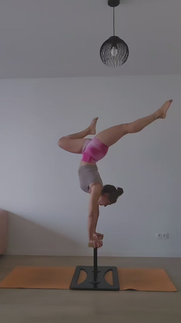 karimayogafitness_ met de Optimice AirPro